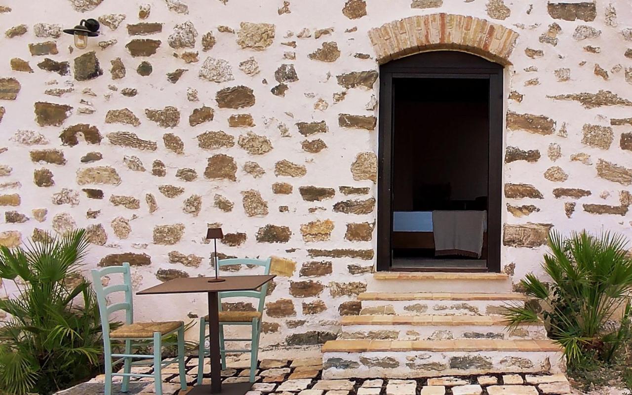Borgo Delle Pietre Hotel Porto Empedocle Bagian luar foto