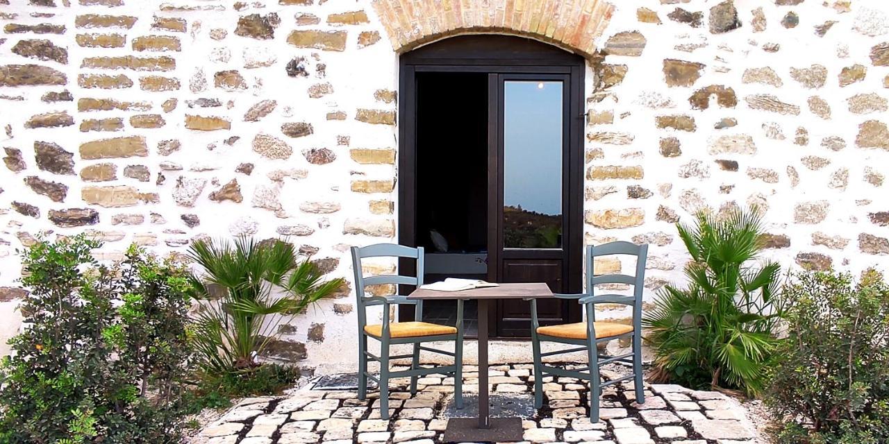 Borgo Delle Pietre Hotel Porto Empedocle Bagian luar foto